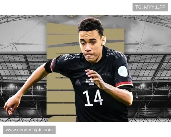 足球球星与篮球迷的跨界魅力探索与球场之外的热爱世界