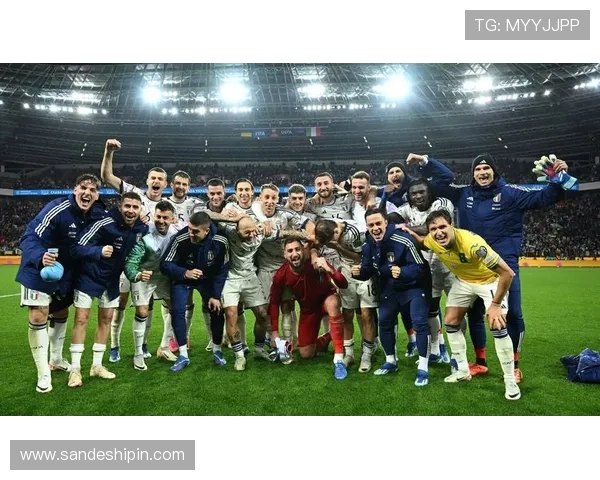 足球球星首球回顾：从初试锋芒到驰骋绿茵的传奇起点